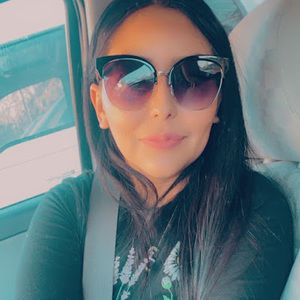 Meet your Posher, Adriana